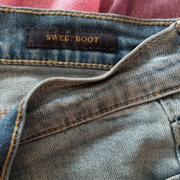 Lucky Brand Sweet Boot Jeans - Picture 3 of 4